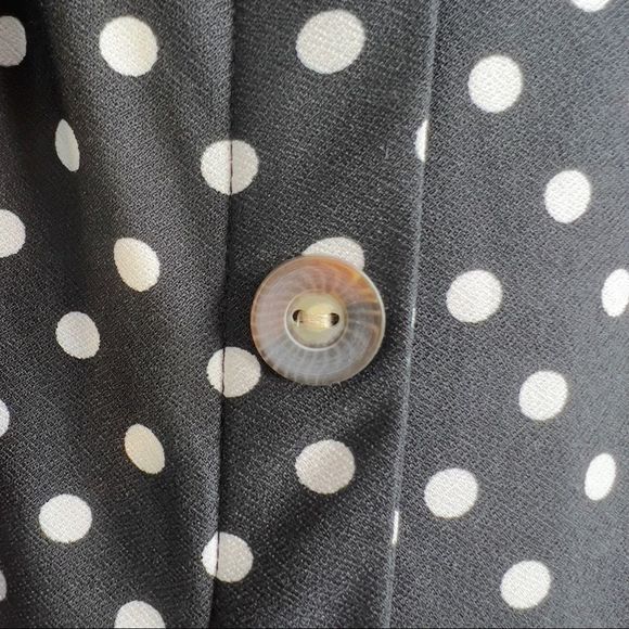 Monteau Small V-neck Short Sleeve Black Front Buttonup Top with White Po… - Picture 3 of 5